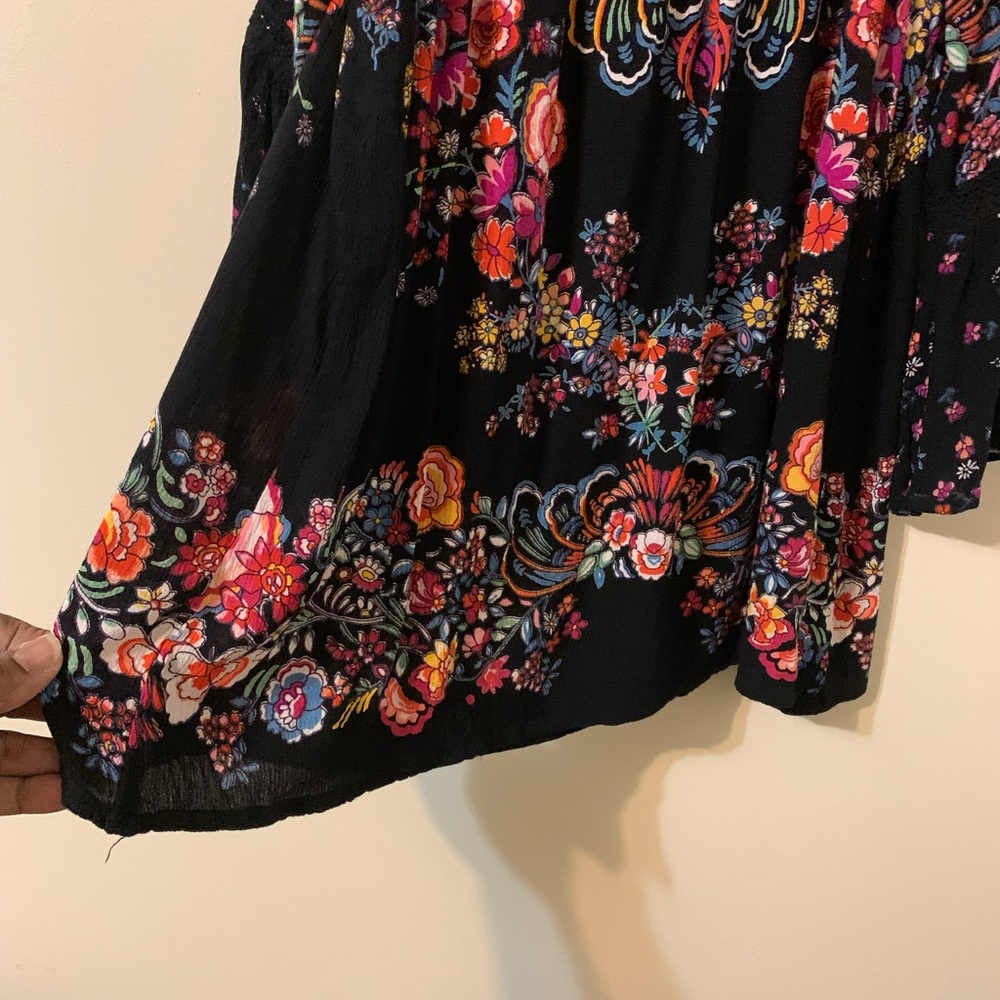 BILA Floral Top size Small - Picture 11 of 14